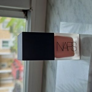 Nars behave liquid blush